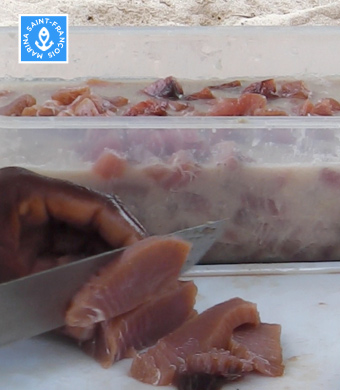 Découpage thon mariné